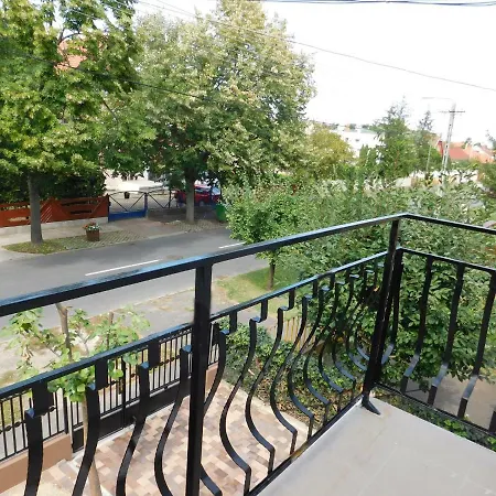 Apartment Ibi Apartman *