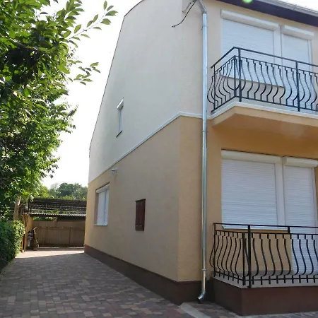 Apartment Ibi Apartman